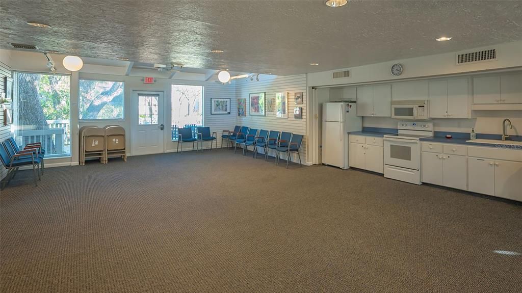 Active With Contract: $299,000 (3 beds, 2 baths, 1320 Square Feet)