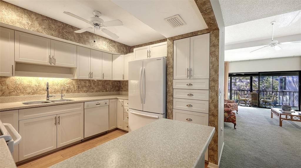 Active With Contract: $299,000 (3 beds, 2 baths, 1320 Square Feet)