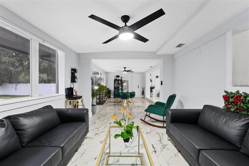 En Venta: $550,000 (4 camas, 3 baños, 1405 Pies cuadrados)