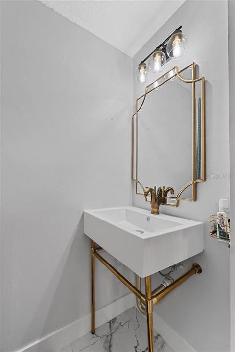 En Venta: $550,000 (4 camas, 3 baños, 1405 Pies cuadrados)