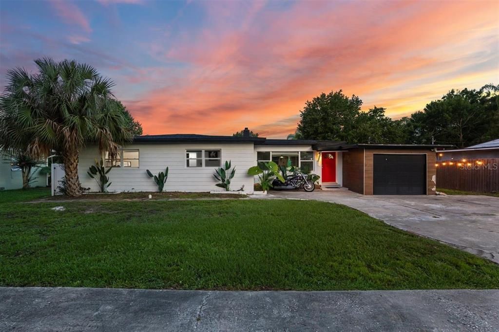 En Venta: $550,000 (4 camas, 3 baños, 1405 Pies cuadrados)