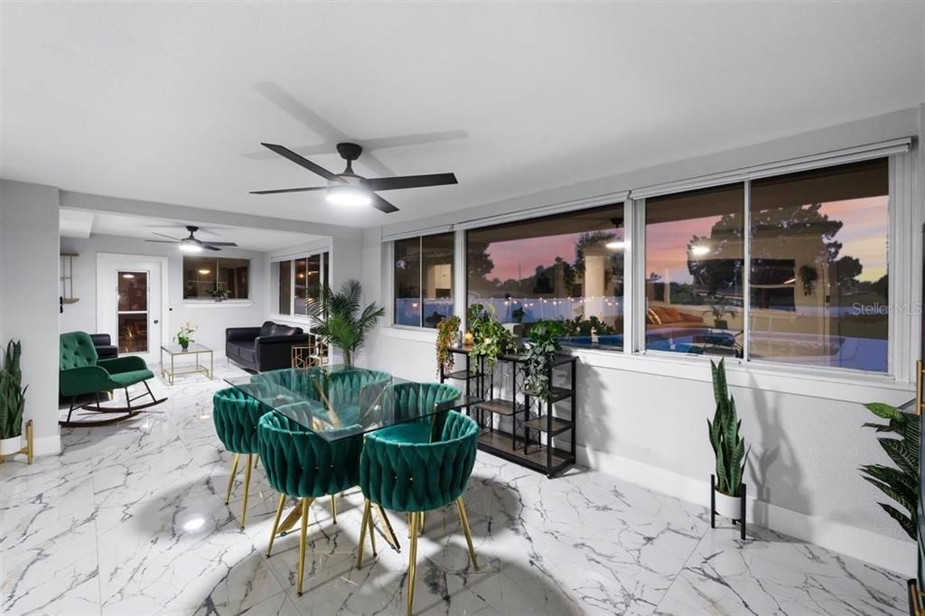 En Venta: $550,000 (4 camas, 3 baños, 1405 Pies cuadrados)