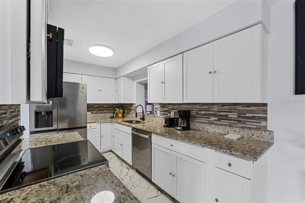 En Venta: $550,000 (4 camas, 3 baños, 1405 Pies cuadrados)