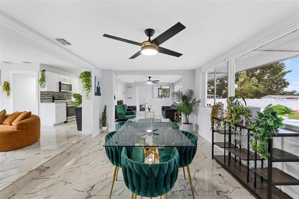 En Venta: $550,000 (4 camas, 3 baños, 1405 Pies cuadrados)