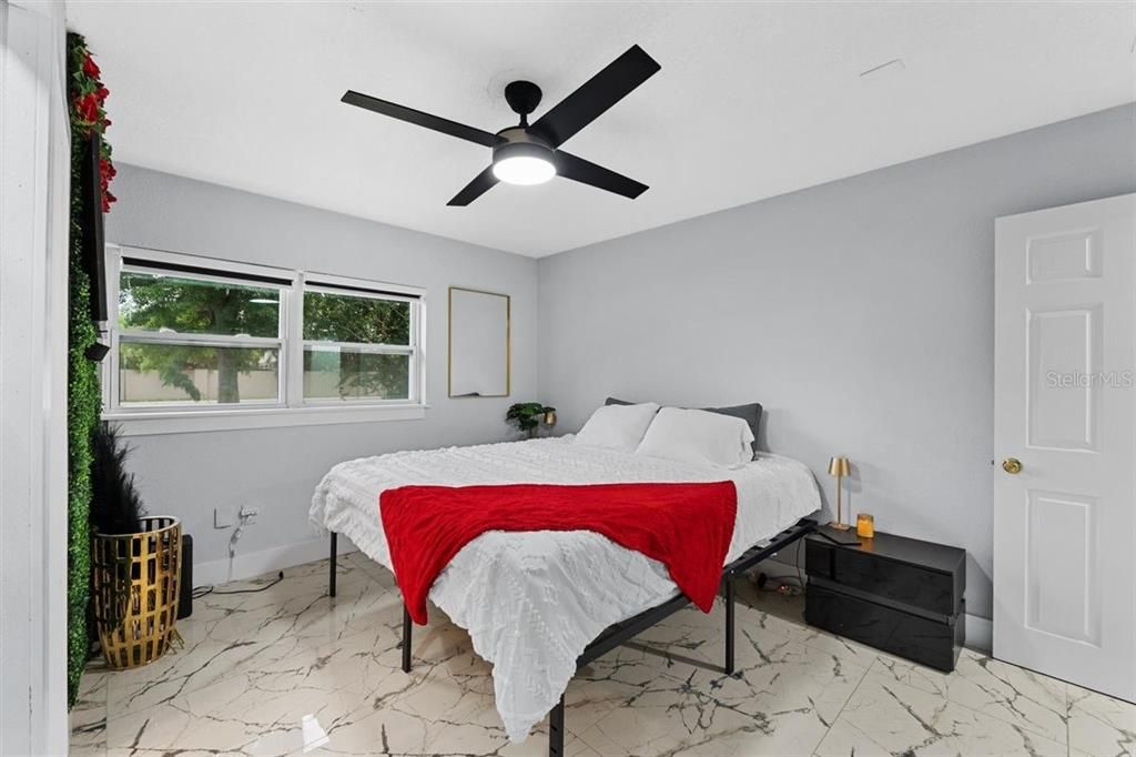 En Venta: $550,000 (4 camas, 3 baños, 1405 Pies cuadrados)