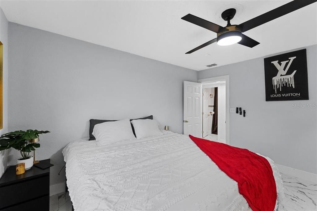 En Venta: $550,000 (4 camas, 3 baños, 1405 Pies cuadrados)