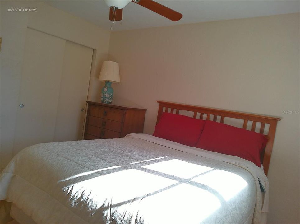 На продажу: $119,000 (2 спален, 1 ванн, 1100 Квадратных фут)