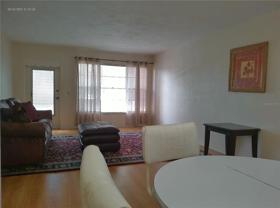 На продажу: $119,000 (2 спален, 1 ванн, 1100 Квадратных фут)