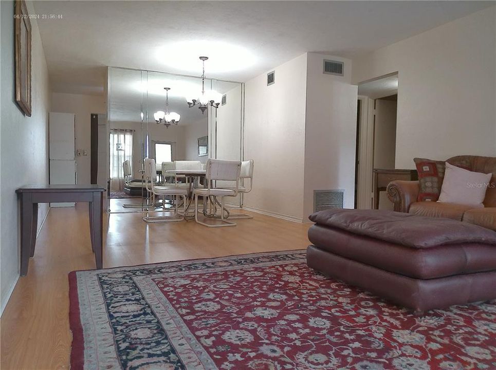 На продажу: $119,000 (2 спален, 1 ванн, 1100 Квадратных фут)