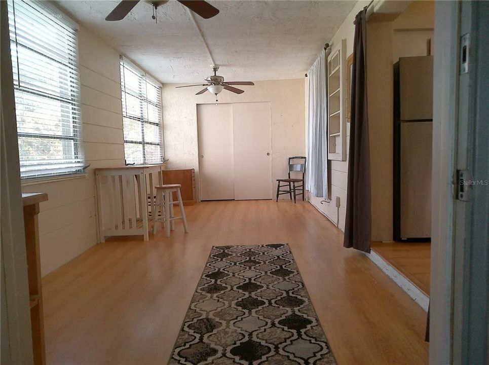 На продажу: $119,000 (2 спален, 1 ванн, 1100 Квадратных фут)