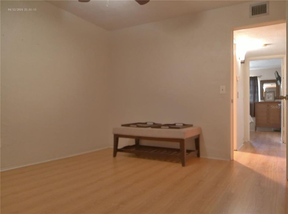 На продажу: $119,000 (2 спален, 1 ванн, 1100 Квадратных фут)