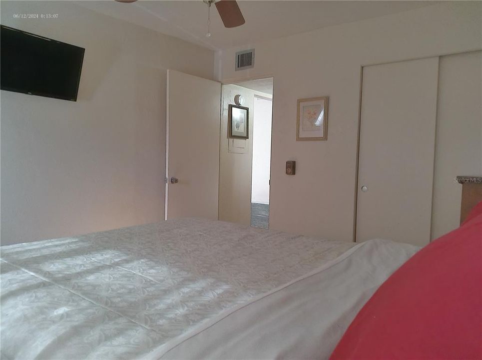 На продажу: $119,000 (2 спален, 1 ванн, 1100 Квадратных фут)