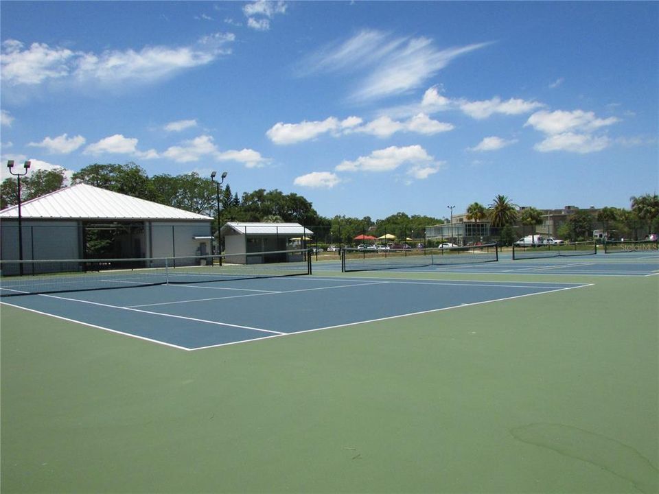 На продажу: $119,000 (2 спален, 1 ванн, 1100 Квадратных фут)