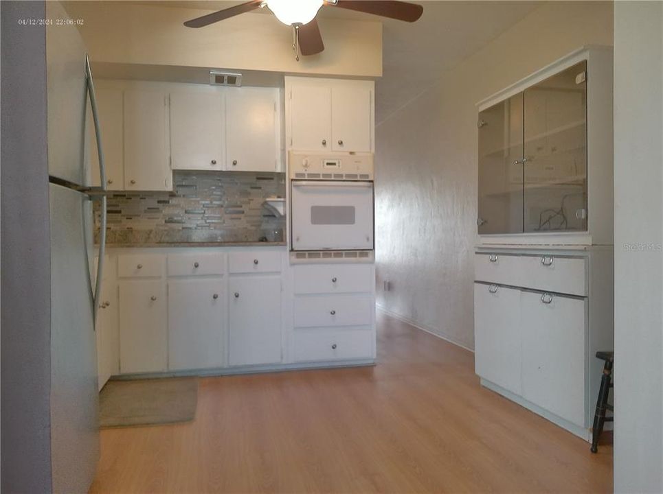 На продажу: $119,000 (2 спален, 1 ванн, 1100 Квадратных фут)