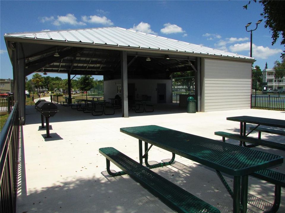 На продажу: $119,000 (2 спален, 1 ванн, 1100 Квадратных фут)