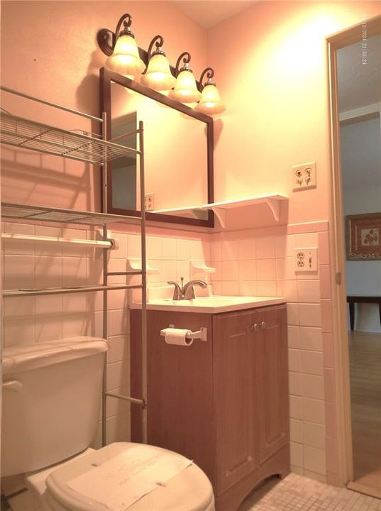 На продажу: $119,000 (2 спален, 1 ванн, 1100 Квадратных фут)