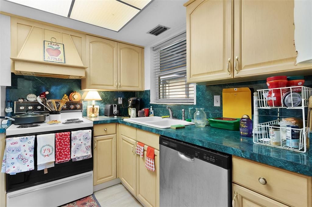 En Venta: $107,000 (2 camas, 2 baños, 1110 Pies cuadrados)