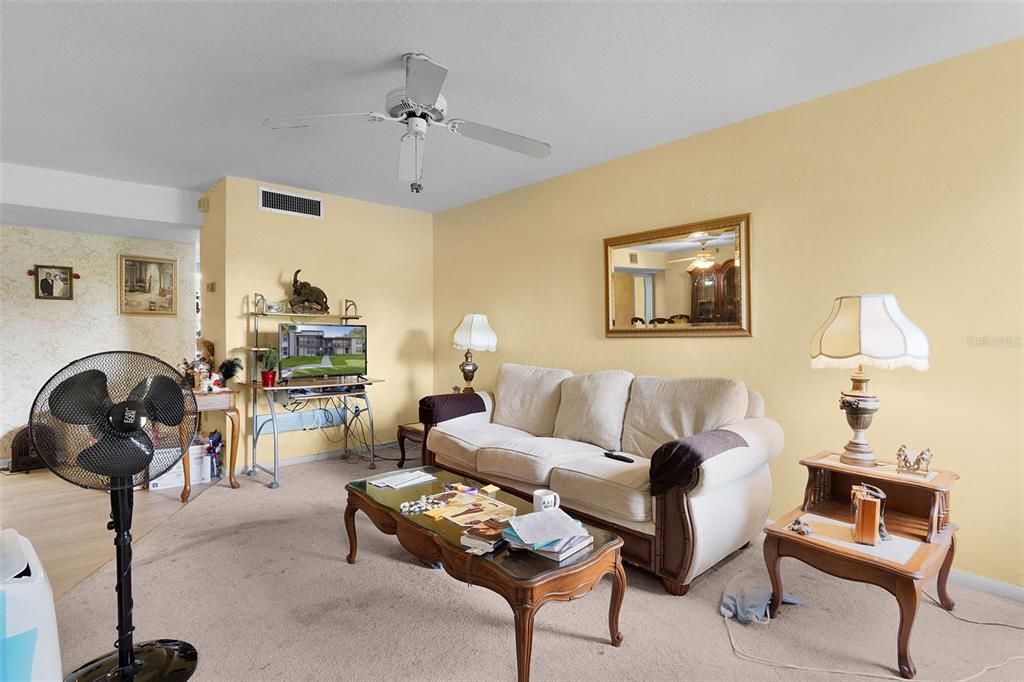 En Venta: $107,000 (2 camas, 2 baños, 1110 Pies cuadrados)