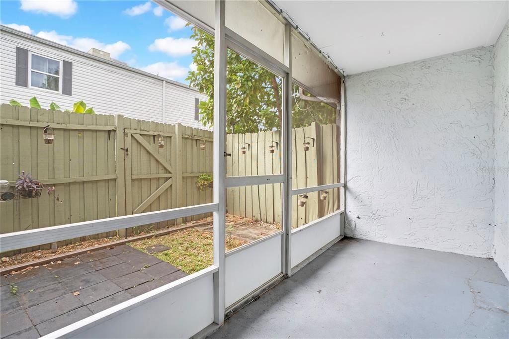 待售: $165,000 (2 贝兹, 2 浴室, 1154 平方英尺)