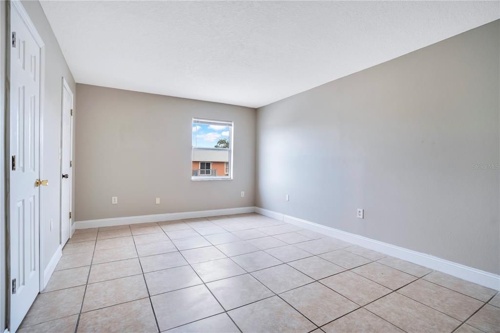 待售: $165,000 (2 贝兹, 2 浴室, 1154 平方英尺)