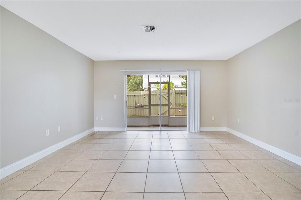 待售: $165,000 (2 贝兹, 2 浴室, 1154 平方英尺)