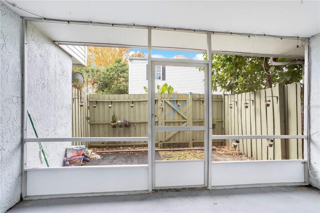 待售: $165,000 (2 贝兹, 2 浴室, 1154 平方英尺)