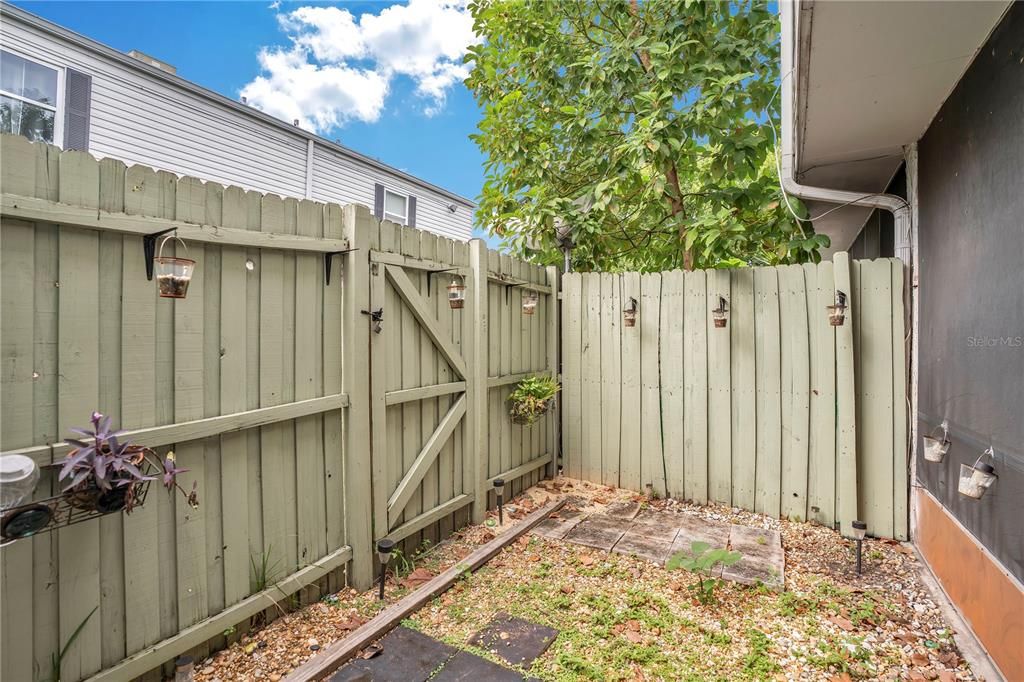 待售: $165,000 (2 贝兹, 2 浴室, 1154 平方英尺)