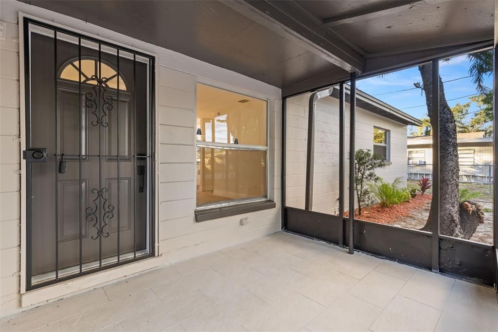 For Sale: $329,900 (3 beds, 2 baths, 1036 Square Feet)