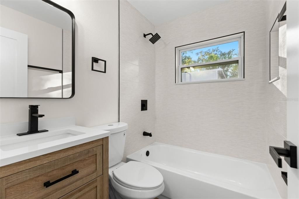 For Sale: $329,900 (3 beds, 2 baths, 1036 Square Feet)