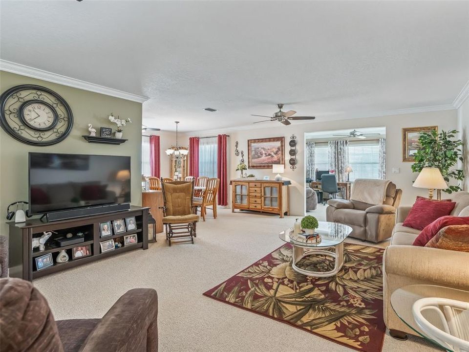 待售: $275,000 (2 贝兹, 2 浴室, 1608 平方英尺)