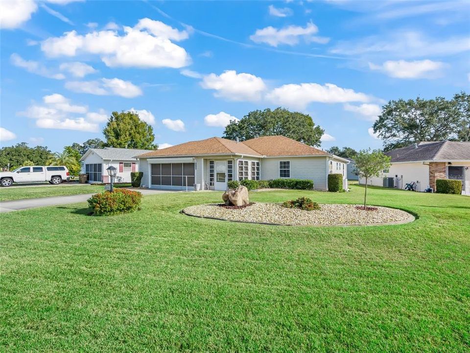 待售: $275,000 (2 贝兹, 2 浴室, 1608 平方英尺)