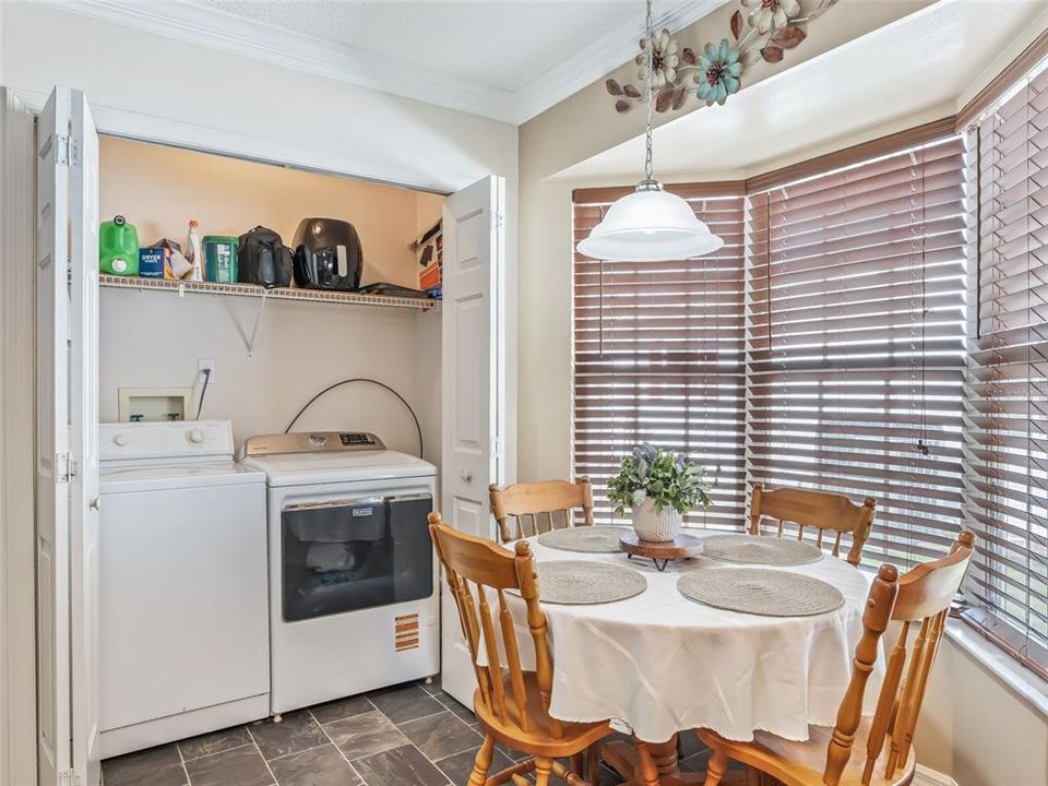 待售: $275,000 (2 贝兹, 2 浴室, 1608 平方英尺)