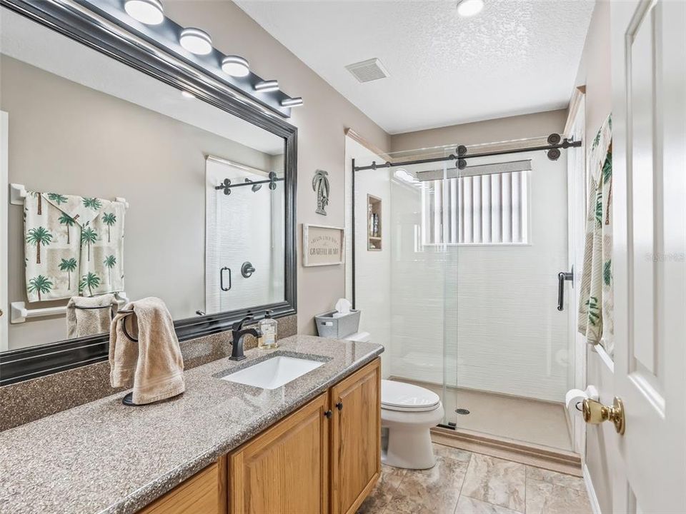 待售: $275,000 (2 贝兹, 2 浴室, 1608 平方英尺)