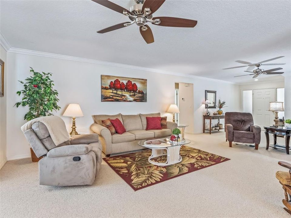 待售: $275,000 (2 贝兹, 2 浴室, 1608 平方英尺)