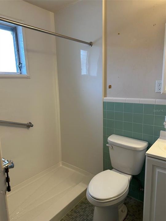 For Sale: $119,900 (1 beds, 1 baths, 590 Square Feet)