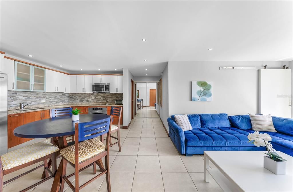 For Rent: $5,000 (2 beds, 2 baths, 950 Square Feet)