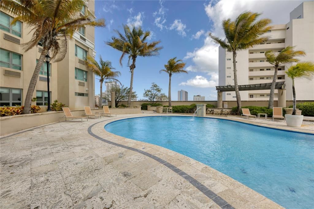 For Rent: $5,000 (2 beds, 2 baths, 950 Square Feet)