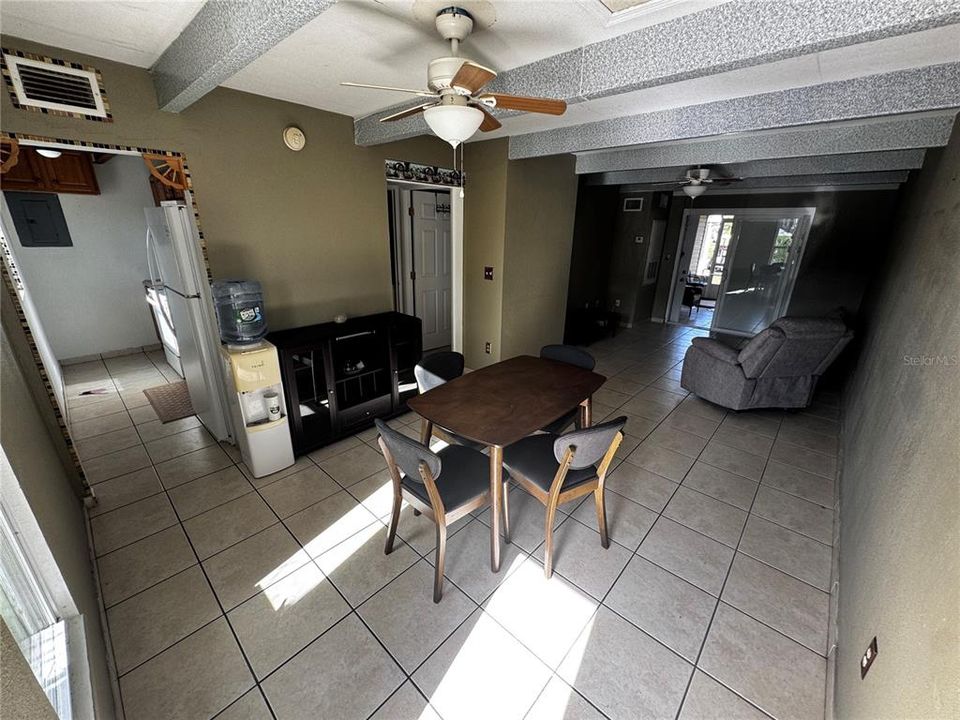 For Sale: $109,000 (2 beds, 1 baths, 648 Square Feet)