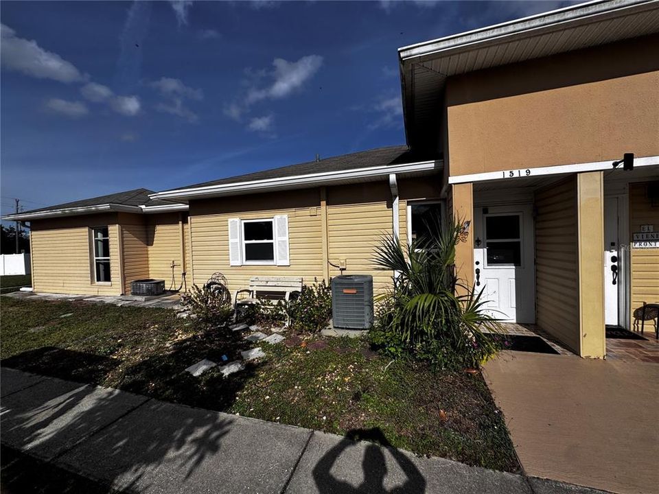 For Sale: $109,000 (2 beds, 1 baths, 648 Square Feet)