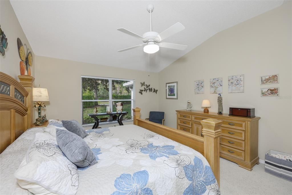 На продажу: $340,000 (2 спален, 2 ванн, 2014 Квадратных фут)