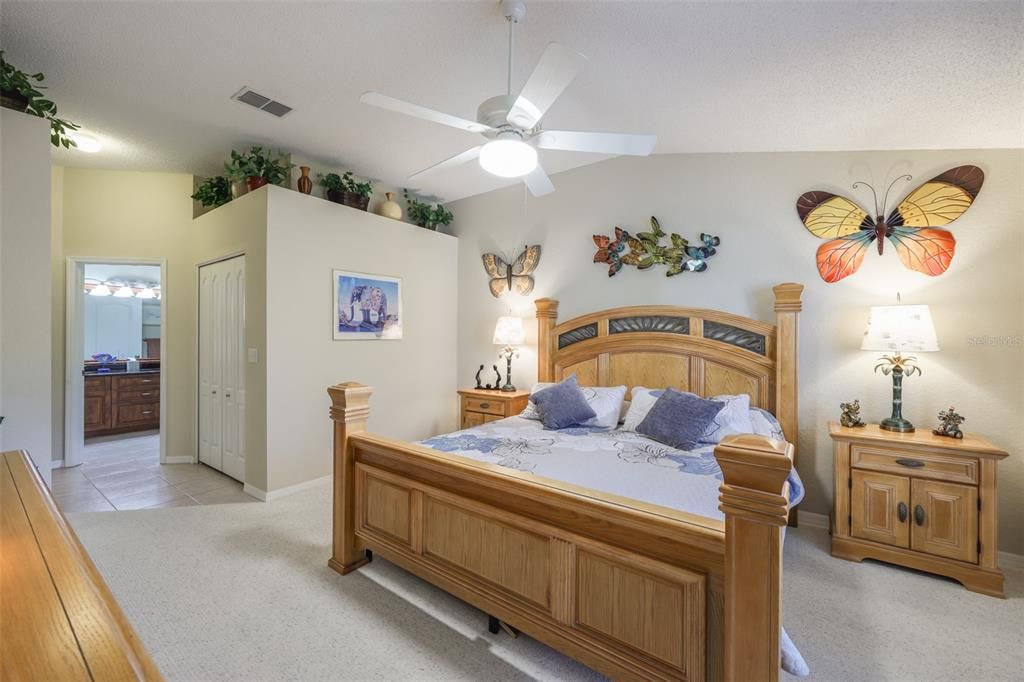 На продажу: $340,000 (2 спален, 2 ванн, 2014 Квадратных фут)