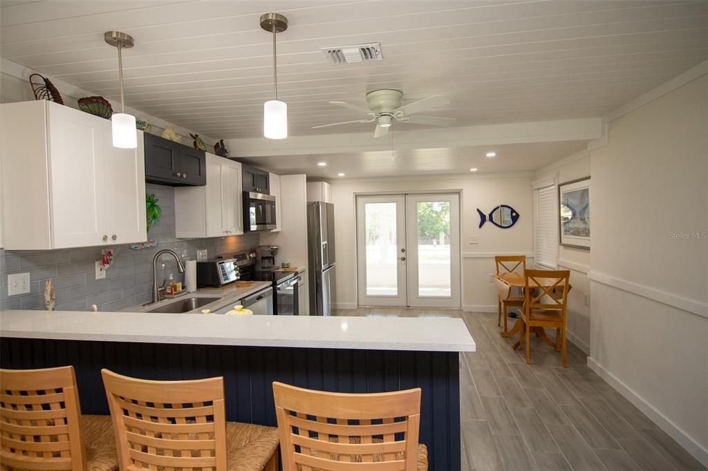 For Rent: $5,400 (2 beds, 2 baths, 864 Square Feet)