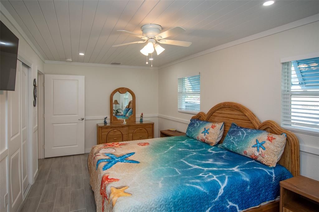 For Rent: $5,400 (2 beds, 2 baths, 864 Square Feet)