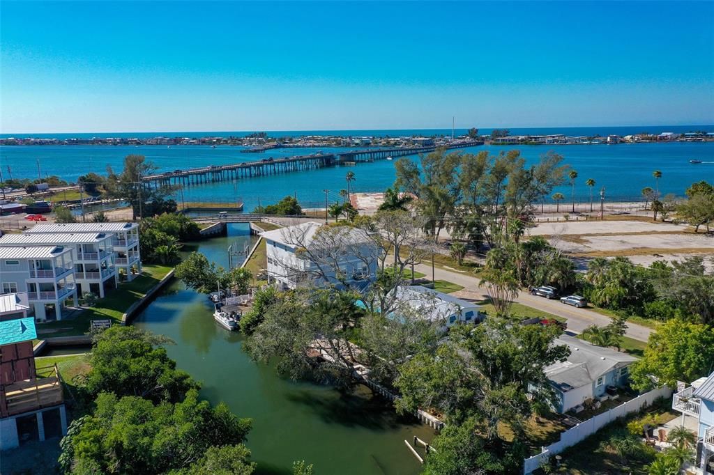 For Rent: $5,400 (2 beds, 2 baths, 864 Square Feet)