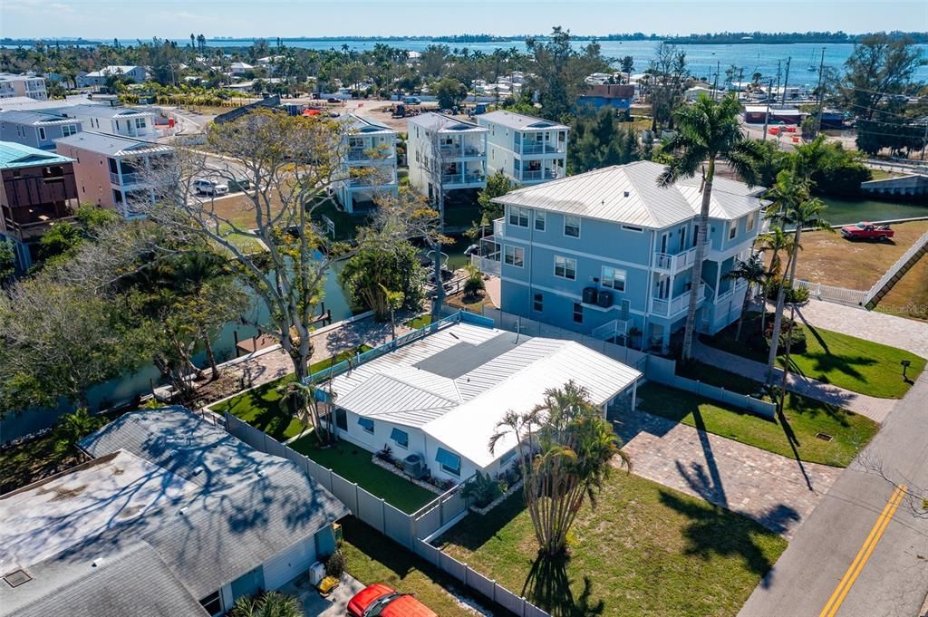 For Rent: $5,400 (2 beds, 2 baths, 864 Square Feet)