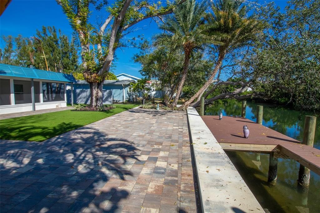 For Rent: $5,400 (2 beds, 2 baths, 864 Square Feet)