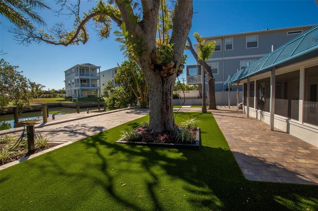 For Rent: $5,400 (2 beds, 2 baths, 864 Square Feet)