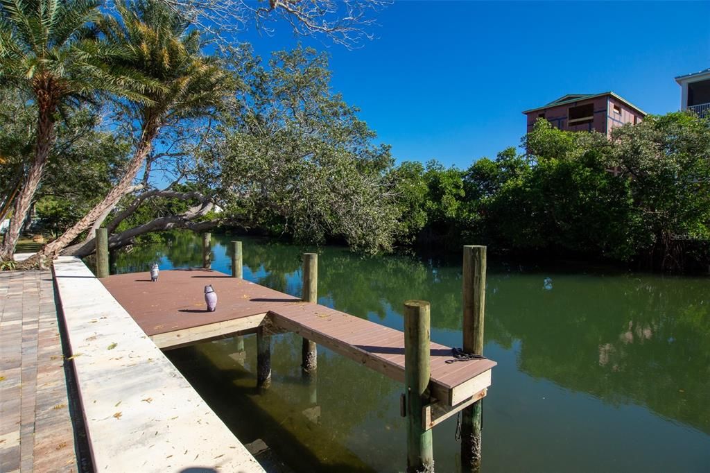 For Rent: $5,400 (2 beds, 2 baths, 864 Square Feet)