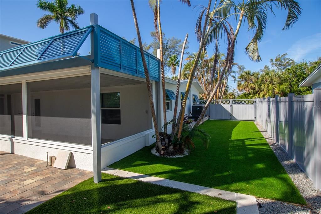 For Rent: $5,400 (2 beds, 2 baths, 864 Square Feet)