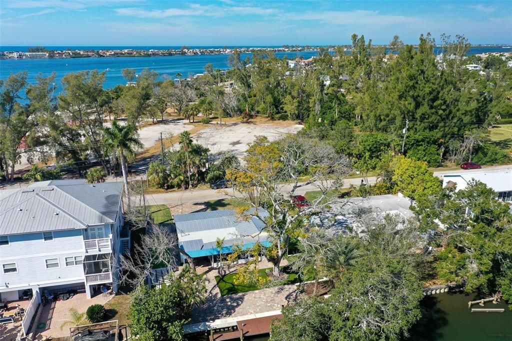 For Rent: $5,400 (2 beds, 2 baths, 864 Square Feet)